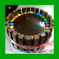 Kit Kat Special Cake